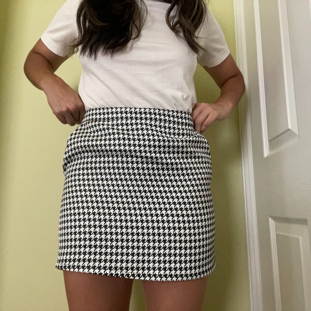Houndstooth Mini Skirt